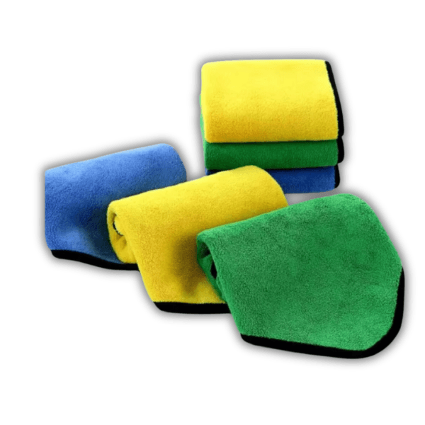 Soft and durable microfiber cloth in vibrant color, ideal for cleaning surfaces, polishing, and dusting with a streak-free finish.